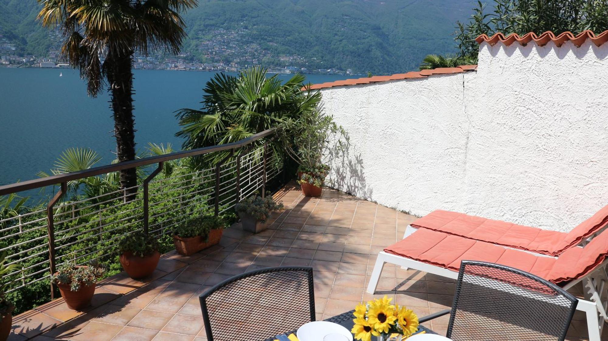 Casa Roccia Lägenhet Pino Lago Maggiore Exteriör bild